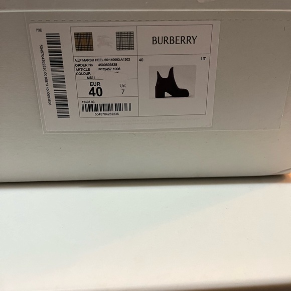 Burberry Marsh Textured Ankle Boot - New in box! Size 40 - Picture 8 of 14